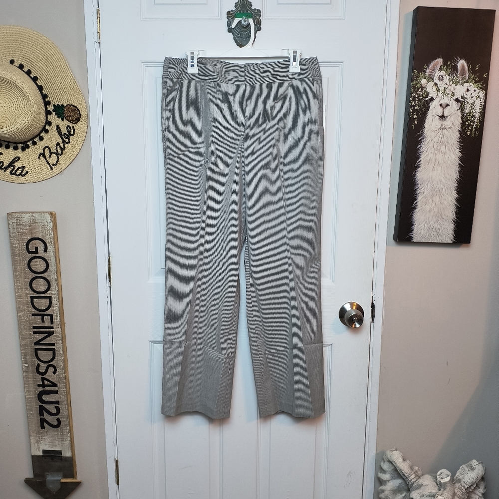 Sharagano Womens Slacks Pants Trousers Size 10P Gray Pinstripe Career
